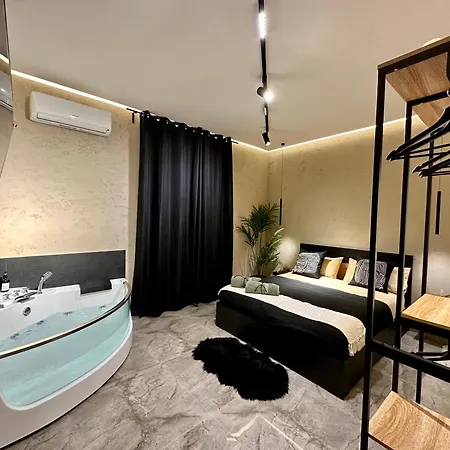Falco Boutique With Jacuzzi Apartment Naples
