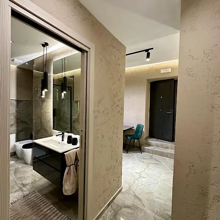 Falco Boutique With Jacuzzi Apartment