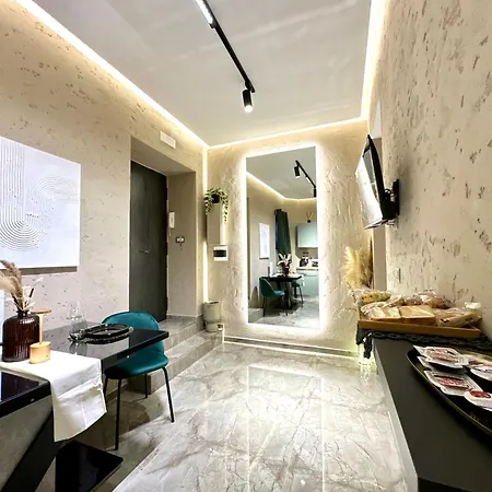 Falco Boutique With Jacuzzi Appartamento