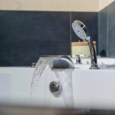 Falco Boutique With Jacuzzi Napoli