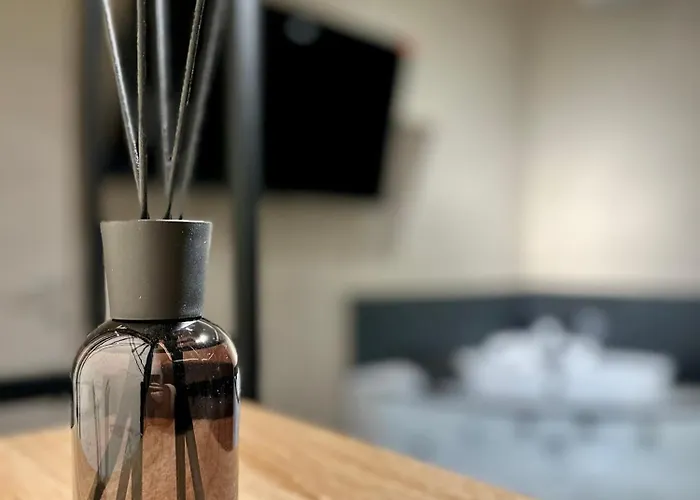 Lägenhet Falco Boutique With Jacuzzi Neapel