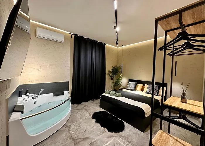 Falco Boutique With Jacuzzi Lägenhet Neapel