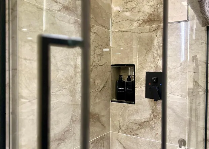 Falco Boutique With Jacuzzi Neapel