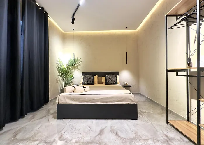 Falco Boutique With Jacuzzi Neapel