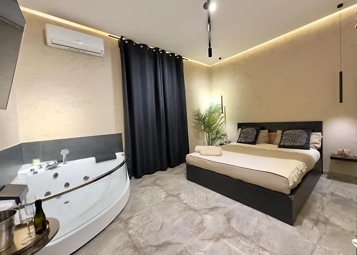 Falco Boutique With Jacuzzi Lägenhet Neapel