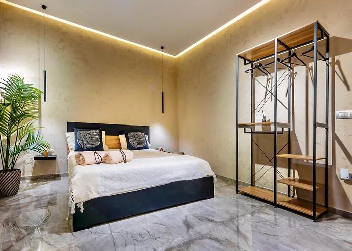 Lägenhet Falco Boutique With Jacuzzi