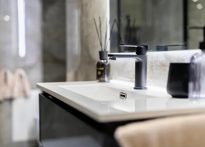 Falco Boutique With Jacuzzi Lägenhet *