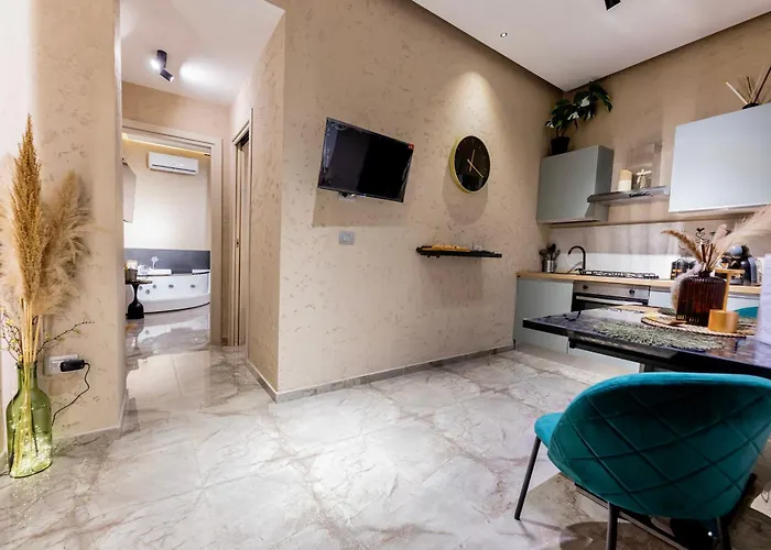 Falco Boutique With Jacuzzi Lägenhet