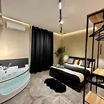 Falco Boutique - Jacuzzi In Апартаменты Неаполь