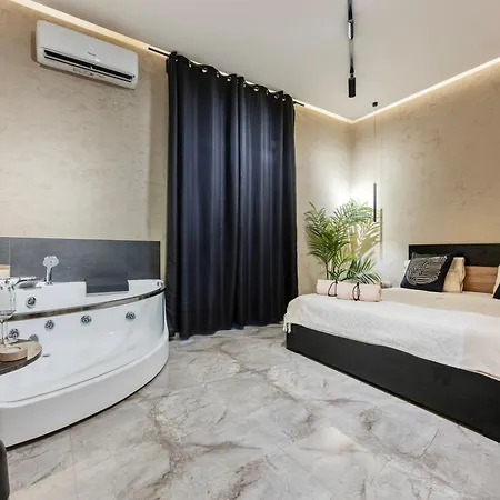 Appartamento Falco Boutique - Jacuzzi In Napoli