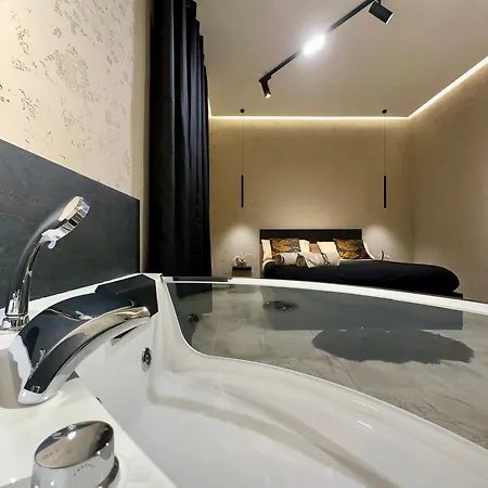 Apartamento Falco Boutique With Jacuzzi Nápoles